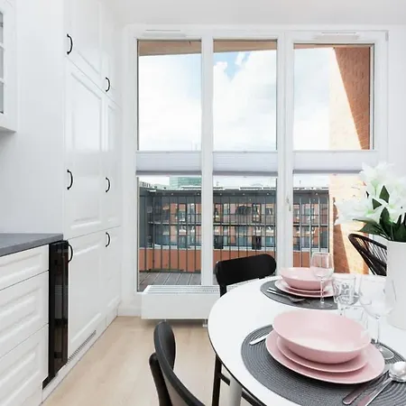 Nowoczesne Z Balkonem, Blisko Centrum By Renters *